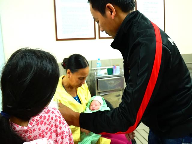 Đi đẻ mùa lạnh: Cách chăm sóc cho trẻ sơ sinh vừa lọt lòng mẹ để tránh mắc bệnh