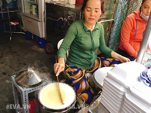 Thưởng thức bánh cuốn ngọt Campuchia công thức gia truyền hơn 20 năm ở Sài Gòn - 9