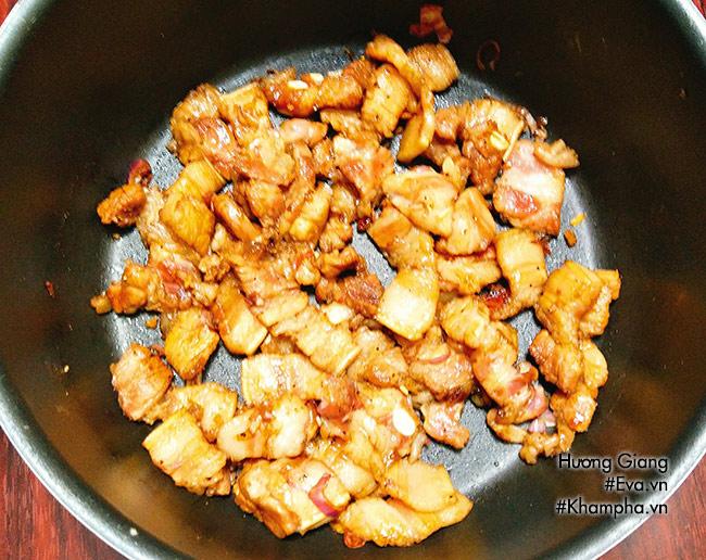 Cách làm thịt kho dừa thơm ngon, béo giòn quen mà vẫn ngon - Bếp Eva