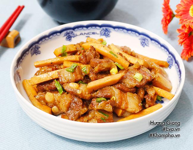 Cách làm thịt kho dừa thơm ngon, béo giòn quen mà vẫn ngon - Bếp Eva