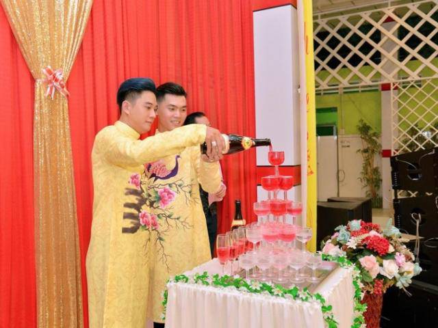 Cặp đôi đồng tính nam điển trai kết hôn với đám cưới đẹp như mơ ở Đồng Tháp