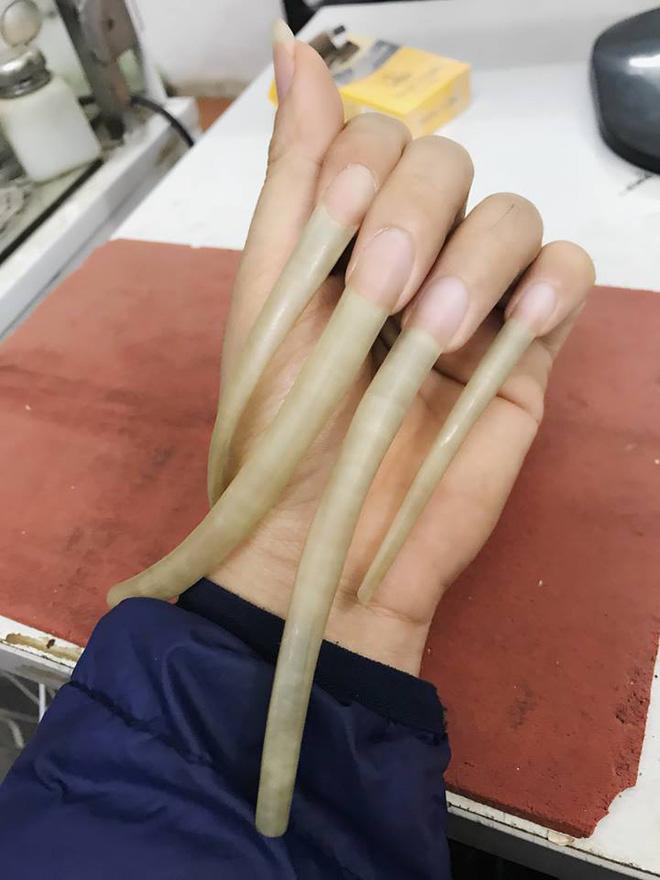 Bộ móng dài 12 cm và sở thích 'khác người' của chàng trai Bắc Giang - Tin  tức