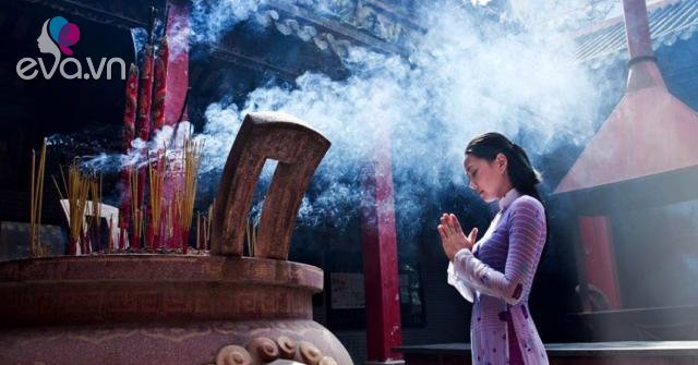 4 bài văn khấn nôm 'bỏ túi' dành cho người đi lễ chùa đầu năm chuẩn nhất