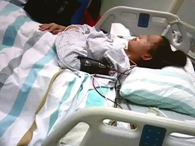Uống thuốc phá thai nhưng không thành, ngày sinh con ra mẹ trẻ đau đớn bật khóc