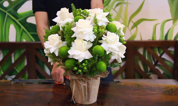 Cách cắm hoa hồng đẹp đơn giản phù hợp với mọi không gian trang trí - 18