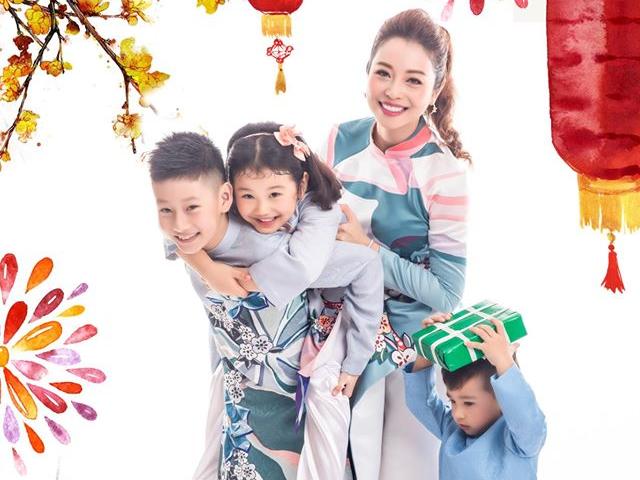 2 tuần sau sinh, Jennifer Phạm khéo lấy con che bụng bà đẻ để chụp ảnh Tết