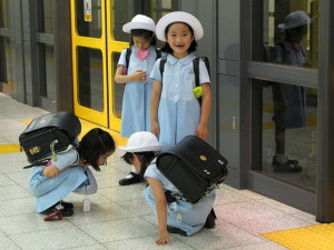 Tại sao trẻ em Nhật Bản tự lập sớm như vậy?