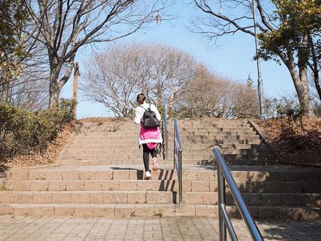Cô gái Việt tại Hàn Quốc: Đêm ở Daegu dài đến lạ, tiếng còi rú làm tôi sợ run người