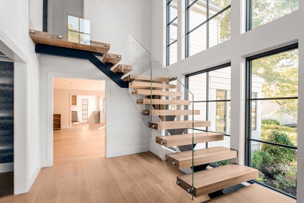 Cách thiết kế cầu thang nhà ống vừa tiết kiệm không gian vừa thẩm mỹ