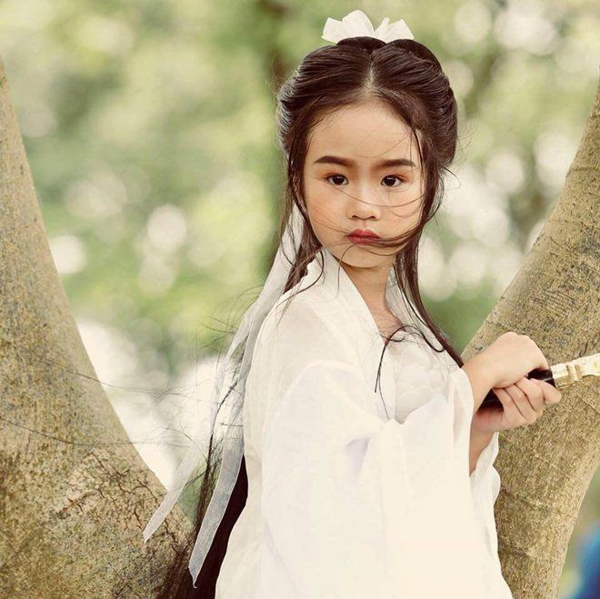 Top 12 Mẫu nhí hot nhất làng thời trang Việt hiện nay  ALONGWALKER