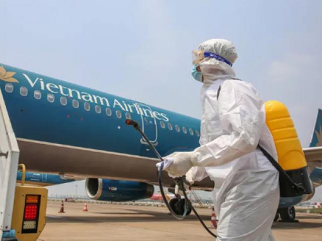 Máy bay Vietnam Airlines cất cánh 2 tiếng, người nhà cấp báo con gái nghi nhiễm COVID-19