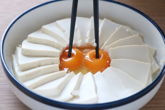 dau phu nhoi thit an mai cung chan, gio chuyen sang hap roi sot thit thi qua ngon - 3