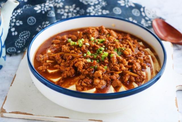 dau phu nhoi thit an mai cung chan, gio chuyen sang hap roi sot thit thi qua ngon - 7