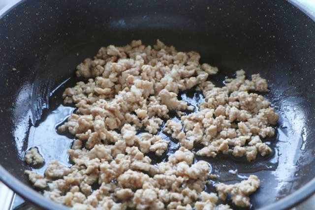 dau phu nhoi thit an mai cung chan, gio chuyen sang hap roi sot thit thi qua ngon - 4