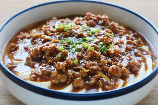 dau phu nhoi thit an mai cung chan, gio chuyen sang hap roi sot thit thi qua ngon - 6