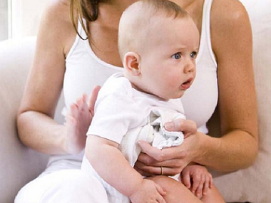 Trẻ sơ sinh bị nấc cụt nhiều có sao không và cách chữa nấc nhanh, hiệu quả