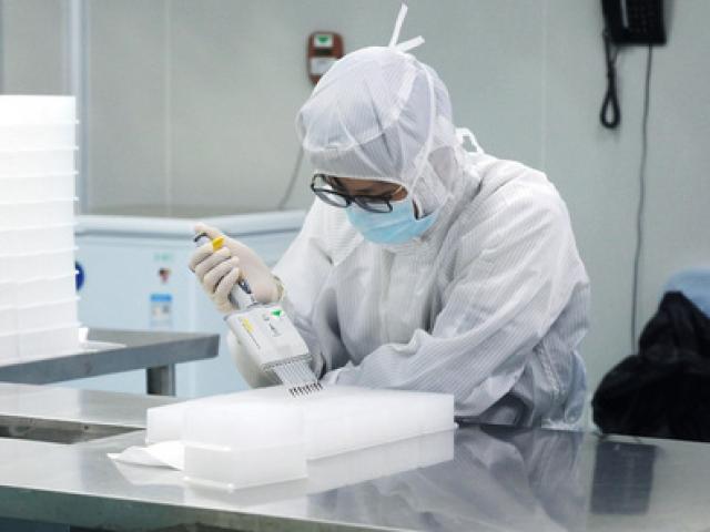 Tin tức 24h: 30 người nhiễm COVID-19, TP.HCM cảnh báo nguy cơ lây lan trong cộng đồng rất cao