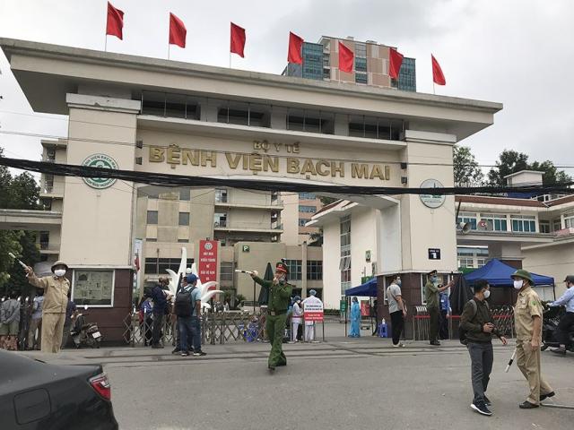 Bệnh viện Bạch Mai kêu cứu khi nhân viên y tế bị cách ly vì có 16 ca nhiễm COVID-19