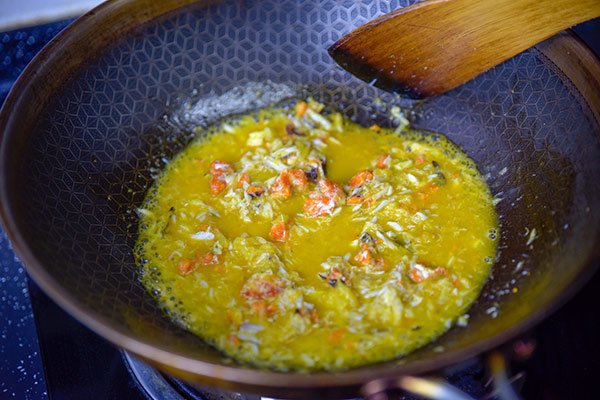 con dau lam dieu la, nau chung cam voi cua, me chong ta hoa roi ngac nhien vi qua ngon - 5