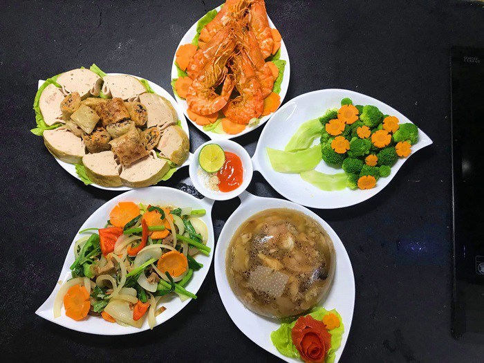 Đau đầu vì chiều chồng, 8X vẫn tình nguyện bày biện những mâm cơm amp;#34;ú ụamp;#34; món - 6