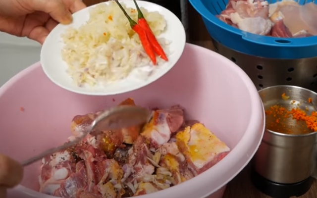Cách nấu mì Quảng đơn giản thơm ngon chuẩn vị miền Trung - 3