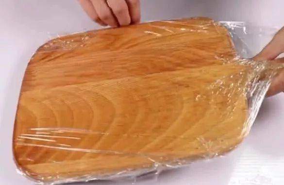 Đầu bếp mách chị em mua thớt về nhớ làm ngay việc này để không mốc nứt - 8