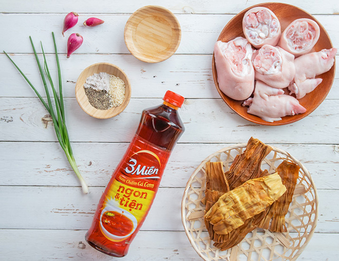 Cơm ngoài sao bằng cơm mẹ nấu với công thức chân giò ninh măng từ Helen’s Recipes - 2