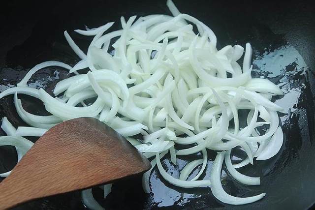 Bò xào hành tây thêm gia vị này, vừa ngon ngọt lại mềm ai cũng ăn 3-4 bát cơm - 7