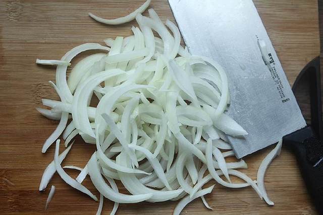 Bò xào hành tây thêm gia vị này, vừa ngon ngọt lại mềm ai cũng ăn 3-4 bát cơm - 3
