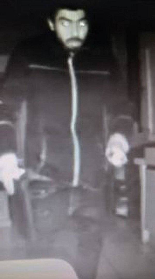 Middle of the night get up to go to the <a href='https://manado.tribunnews.com/tag/toilet' title='toilet'>toilet</a>, the woman standing timamp; # 34;  for a horrifying spot behind the door - 1