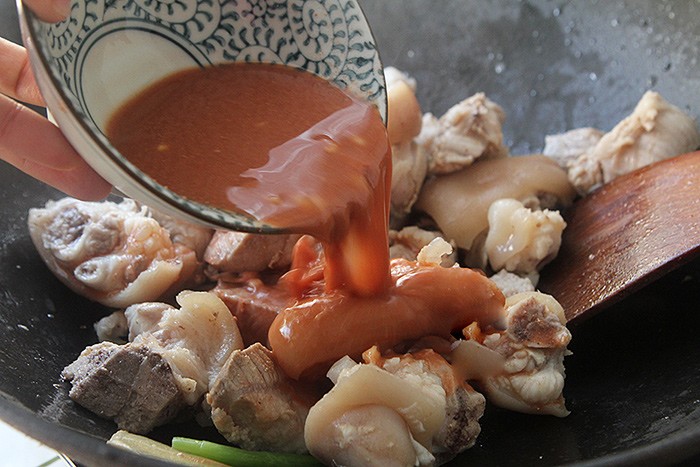 Kho chân giò lại thêm hạt này, cả nhà đòi ăn ngay khi vừa nhìn thấy - 5