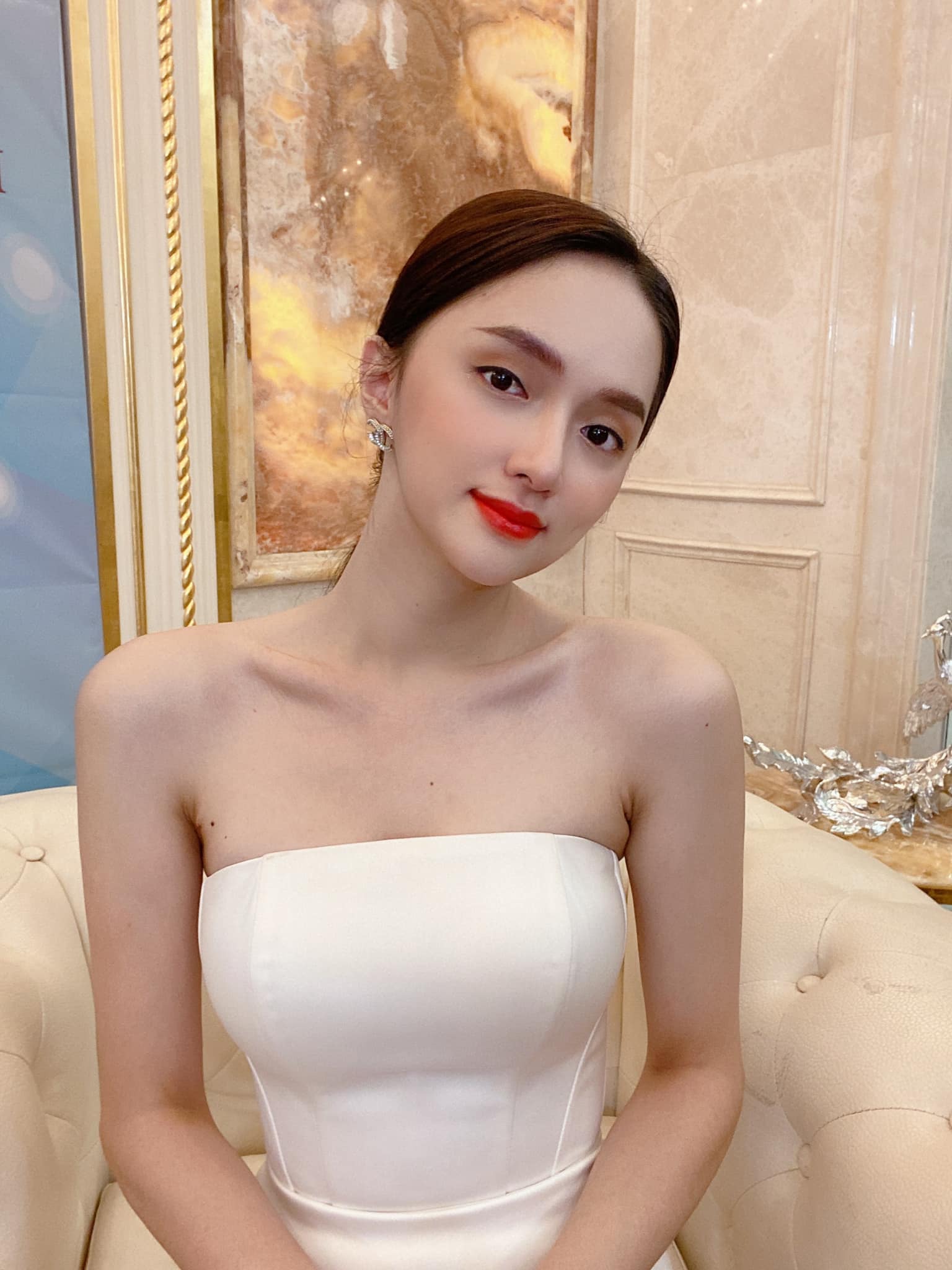 Ảnh chụp lén Hương Giang: lấn át đàn chị siêu mẫu nhờ đường cong body, nhưng amp;#34;mặt tiềnamp;#34; sao tròn lạ? - 14