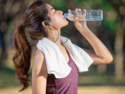 Những sai lầm khi uống nước nhiều người mắc phải khiến da bị tổn hại nặng nề