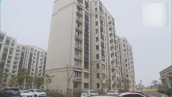 Spending money to buy an apartment in the direction of the river, the man was surprised with the scene of receiving a house - 1