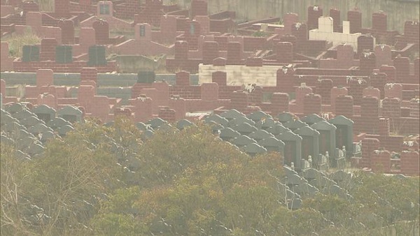 Spending money to buy an apartment in the direction of the river, the man was surprised with the scene of receiving the house - 5