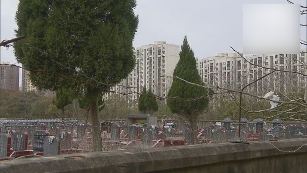 Spending money to buy an apartment in the direction of the river, the man was surprised with the scene of receiving the house - 6