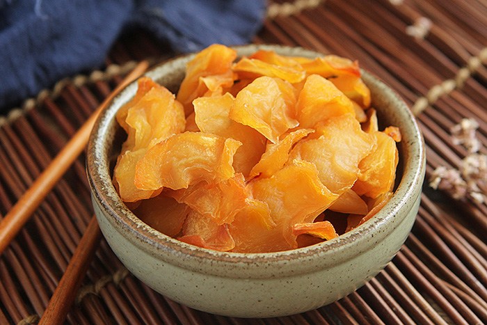 Mua táo, chọn quả rốn to hay nhỏ thì ngọt, người trồng mách chiêu chọn được quả nào cũng ngon - 7
