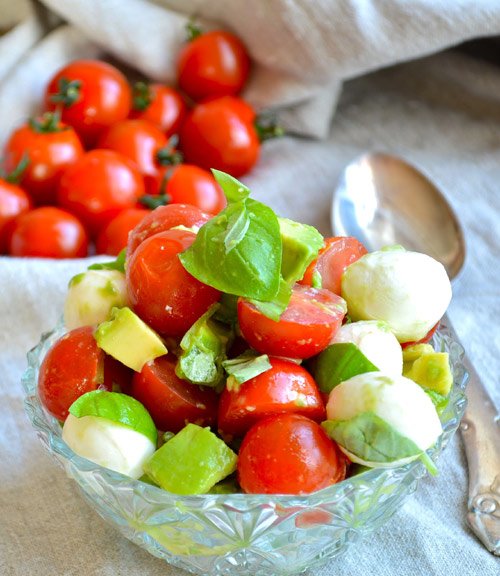 Mua cà chua bi nên chọn ᵭáy tròn hay nhọn, ᵭầu bḗp mách mẹo chọn quả ᵭḕu ngọt và ngon - 8