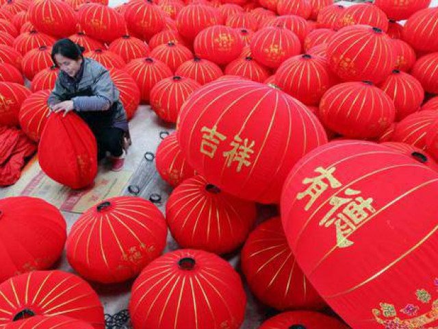 Chiêm ngưỡng những chiếc đèn lồng siêu to khổng lồ lung linh sắc màu ở Trung Quốc