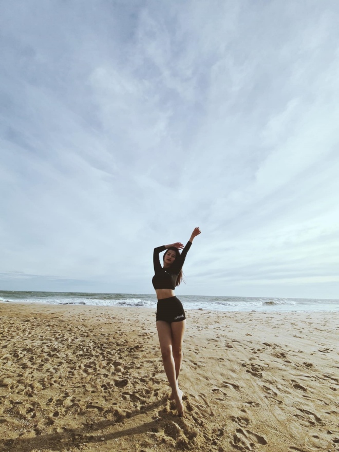 Chồng đăng ảnh amp;#34;dìmamp;#34; vợ sau sinh: Đàm Thu Trang mặt mộc kém sắc, Đông Nhi vòng 2 lớn - 6