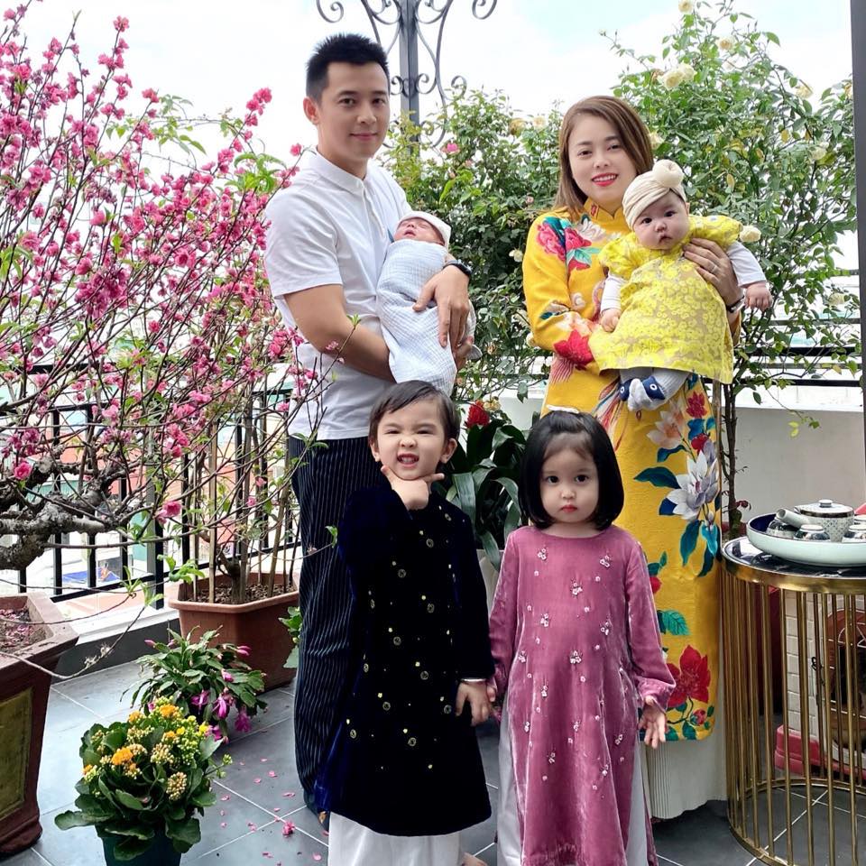 Chồng đăng ảnh amp;#34;dìmamp;#34; vợ sau sinh: Đàm Thu Trang mặt mộc kém sắc, Đông Nhi vòng 2 lớn - 8