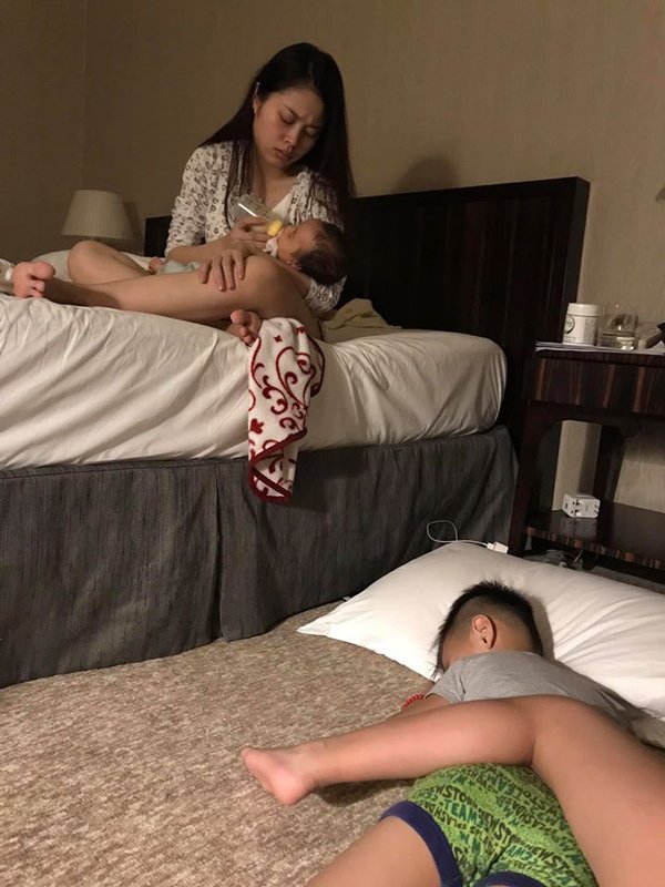 Chồng đăng ảnh amp;#34;dìmamp;#34; vợ sau sinh: Đàm Thu Trang mặt mộc kém sắc, Đông Nhi vòng 2 lớn - 7