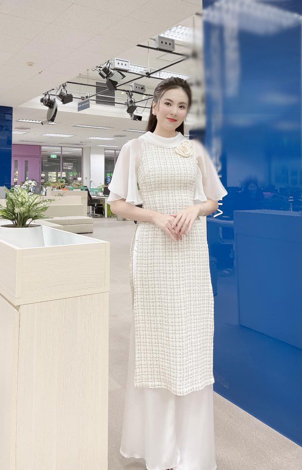Nữ BTV đẹp nhất VTV khoe chân thon, đẹp chẳng thua kém Hoa hậu Việt Nam - 3
