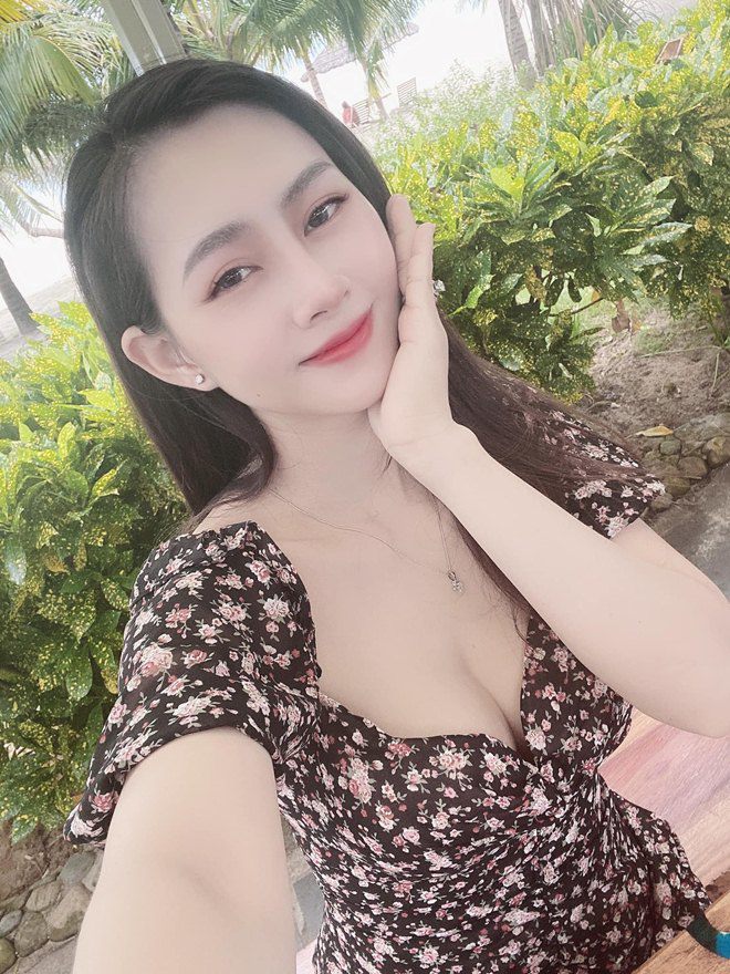 Từng là hotgirl nổi bật nhất nhì làng hài, Yến Xôi về làm mẹ 2 con, body vẫn nóng bỏng - 11