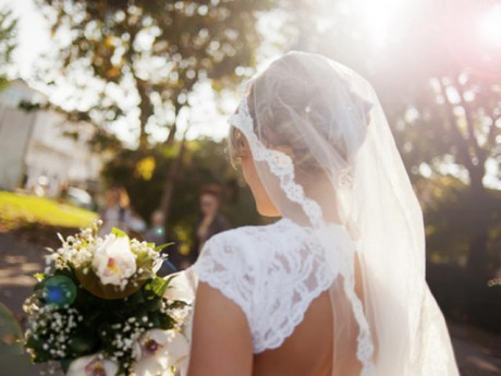 Cô dâu khóc nhiều đến ngừng tim trong ngày cưới, đám cưới biến thành đám tang