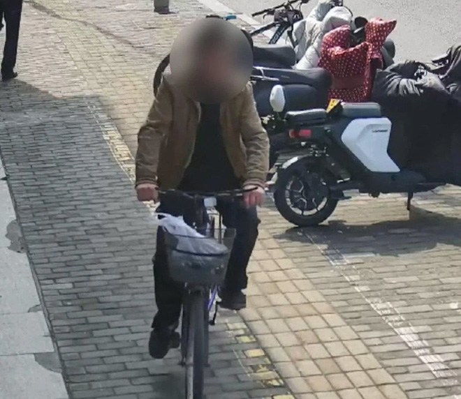 The luckiest thief of the year: Finding his family again after 30 years of being lost - 1
