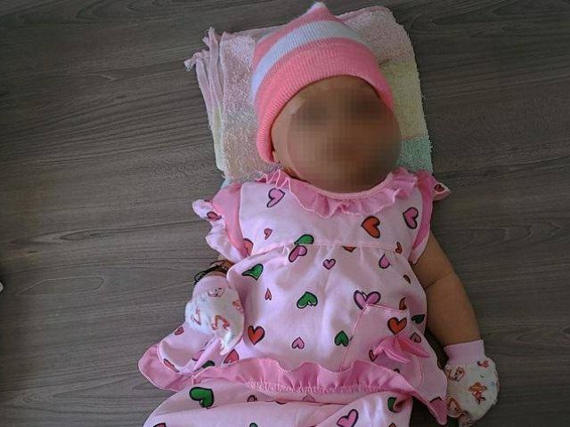 Vụ bé gái khoảng 3 tháng tuổi bị bỏ rơi trước nhà dân: Hình ảnh camera ghi lại gì?