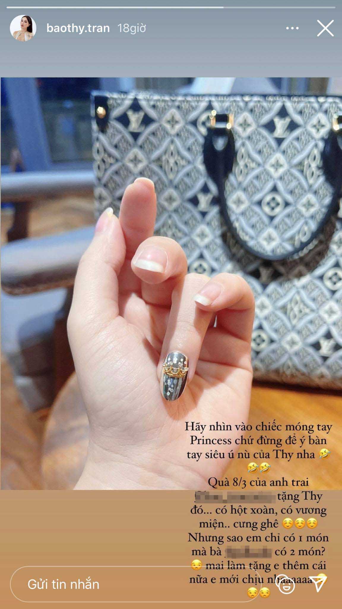 Đeo nhẫn kim cương giờ xưa rồi, Bảo Thy nâng tầm đẳng cấp khi tậu nail đính hột xoàn xịn