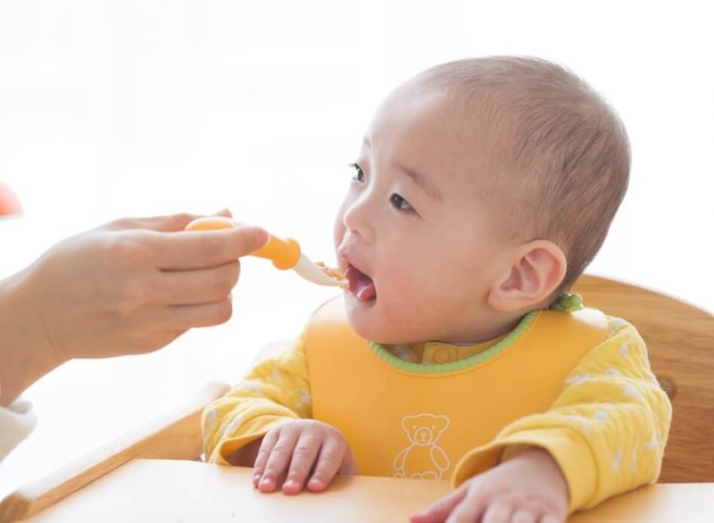 Trẻ mấy tháng ăn được tôm và những lưu ý khi cho bé ăn tôm - 2