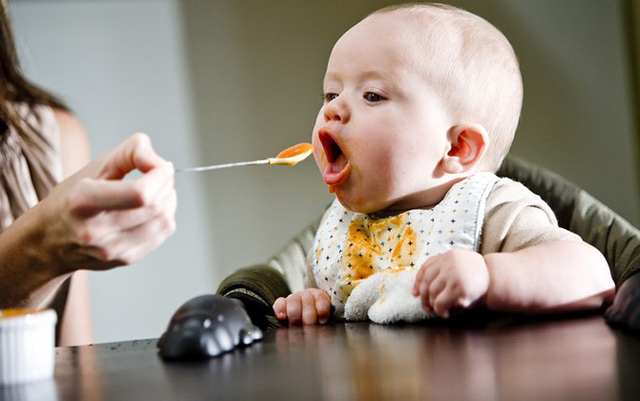 Trẻ mấy tháng ăn được tôm và những lưu ý khi cho bé ăn tôm - 4